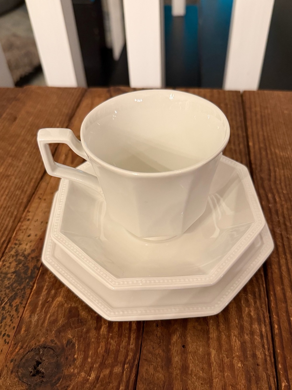 Set of 6 Vintage Johnson Brothers Heritage White cup and saucers sets
